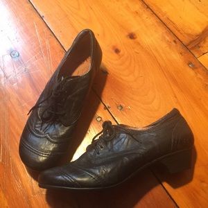 Taos heeled oxford shoe never worn